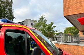 Kreisfeuerwehrverband Pinneberg: FW-PI: Schenefeld: Brand in leerstehender Gewerbehalle führt zu Großeinsatz für die Feuerwehr