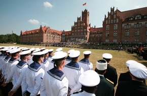 Presse- und Informationszentrum Marine: Vereidigung der Offizieranwärter an der Marineschule Mürwik