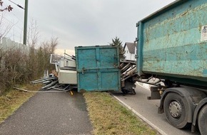 Polizeidirektion Landau: POL-PDLD: Germersheim - LKW-Anh&auml;nger umgekippt