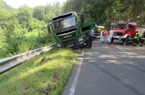 Polizeidirektion Wittlich: POL-PDWIL: Verkehrsunfall mit Sattelzug