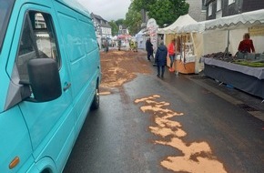 Feuerwehr Herdecke: FW-EN: &Ouml;lspur w&auml;hrend des Kunst- und Designmarktes in der Herdecker Innenstadt sorgt f&uuml;r Feuerwehreinsatz