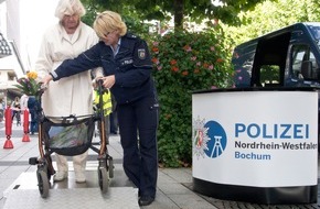 Polizei Bochum: POL-BO: Technik-Check und praktische Übungen: Rollatortag auf dem Gerther Marktplatz