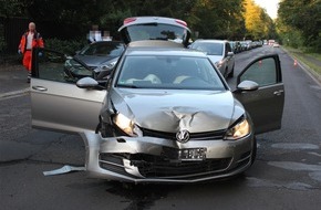 Polizei Rheinisch-Bergischer Kreis: POL-RBK: Bergisch Gladbach - Hoher Sachschaden und drei Verletzte nach Verkehrsunfall