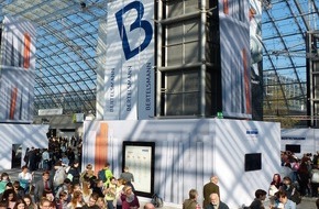 Bertelsmann SE & Co. KGaA: Leipziger Buchmesse 2019: Das Blaue Sofa sorgt mit 58 Autoren für starken Jubiläumsauftritt
