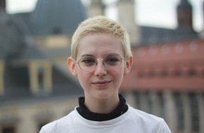 Tag der Deutschen Einheit: "Ich würde mir wünschen, mehr mitsprechen zu können als Ostdeutsche" - Was denken junge Menschen über den Tag der Deutschen Einheit?