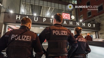 Bundespolizeidirektion München: Bundespolizeidirektion München: Streit zwischen zwei Frauen eskaliert / 22-Jährige nach Angriff in Augenklinik
