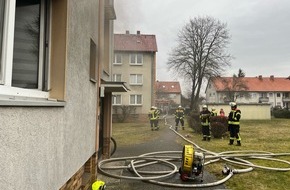 Freiwillige Feuerwehr Celle: FW Celle: Wohnungs- und Zimmerbrand am Montag - Eine Person gerettet!