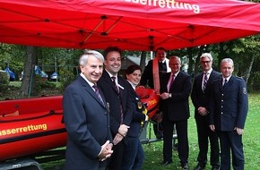 Feuerwehr Essen: FW-E: Essener Wasserrettungskonzept durch Schlauchboot erweitert, DLRG nimmt "Franzi" in Betrieb