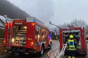 Kreisfeuerwehrverband Calw e.V.: KFV-CW: Feuerwehr verhindert Dachstuhlbrand in Nagold-Gündringen / Keine Verletzte / 50.000 Euro Schaden