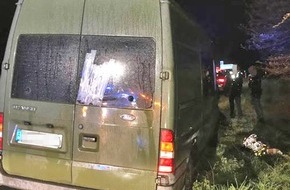 Polizei Mettmann: POL-ME: Korrektur mit Bild - Transporter-Fahrer auf A46 überfallen und ausgeraubt - Haan / Hilden - 2104027