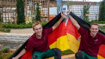 Bundesverband Garten-, Landschafts- und Sportplatzbau e. V. GaLaBau / Grün in die Stadt: Finale der Berufe-Weltmeisterschaft in Lyon - „Landscape Gardening“-Wettbewerb: 10. Platz für Theo Kleinstäuber und Anton Schimeck bei den 47. ...