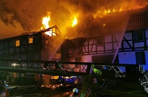 Polizeiinspektion Göttingen: POL-GÖ: (60/2020) Feuer in Löwenhagen - Zwei Fachwerkhäuser unbewohnbar, PKW komplett ausgebrannt