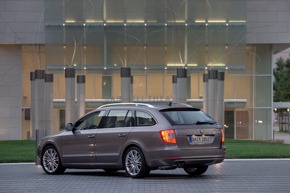 Skoda bietet honorarfreies Bildmaterial zum Modell Superb Combi