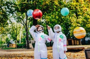 Stiftung Kinder forschen: Kostenloses Aktionsmaterial für Kita, Hort und Grundschule / Von der Erde bis zum Mars: Der Tag der kleinen Forscher will 2023 hoch hinaus