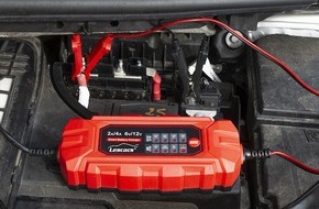 PEARL GmbH: Lescars Intelligentes KFZ-Ladegerät für 6V/12V, LiFePO-kompatibel (3A), BMS: Die Fahrzeug-Batterie retten und den Ladestand erhalten