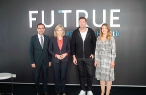 FUTRUE GmbH: Bundesgesundheitsministerin Nina Warken, Bayerns Gesundheitsministerin Judith Gerlach und CSU-Fraktionschef Klaus Holetschek besuchen FUTRUE