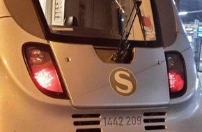Bundespolizeiinspektion Magdeburg: BPOLI MD: Unbekannte Täter bewerfen S-Bahn mit Steinen: Einschlag auf Frontscheibe - Wer hat etwas gesehen?