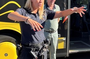 Polizeiinspektion Lüneburg/Lüchow-Dannenberg/Uelzen: POL-LG: "Sicher statt hektisch" - Bustraining mit der Polizei - Fünftklässler der Oberschule (ObS) Bad Bodenteich meistern den Busalltag