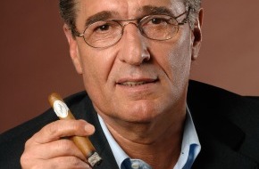 Oettinger Davidoff AG: Davidoff ernennt Rudi Assauer zum Botschafter des Rauchgenusses
