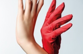 Rheumaliga Schweiz / Ligue suisse contre le rhumatisme: Aktionswoche "Schmerzen der Hand": Die Rheumaliga Schweiz sensibilisiert und setzt ein Zeichen für gesunde Hände (BILD)