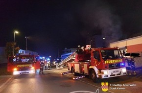 Freiwillige Feuerwehr Kamen: FW Kamen: Kellerbrand in einem Mehrfamilienhaus