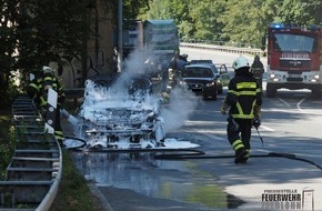 Feuerwehr Iserlohn: FW-MK: Fahrzeug brennt in voller Ausdehnung
