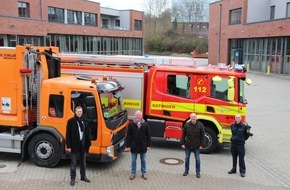Feuerwehr Ratingen: FW Ratingen: Sicherheit hat Vorfahrt! Stadt Ratingen rüstet Fahrzeuge mit Abbiegeassistenten aus