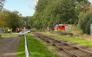 Bundespolizeiinspektion Flensburg: BPOL-FL: Landscheide - Unfall auf Bahnübergang - Fahrer leicht verletzt