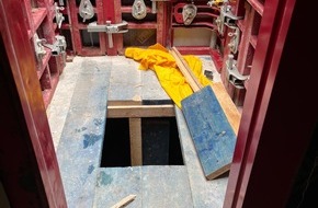 Hauptzollamt Potsdam: HZA-P: Illegale Beschäftigung und Fluchtversuche bei Baustellenkontrolle in Potsdam / Finanzkontrolle Schwarzarbeit deckt zahlreiche Verstöße auf