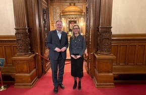 F&uuml;rstentum Liechtenstein: Regierungschefin-Stellvertreterin Sabine Monauni zu politischen Gespr&auml;chen und Vernissage in Hamburg