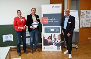 Universität Koblenz: Premiere an der Uni Koblenz: Erstes Kompetenz-Badge für Lehrkompetenzen im Bereich KI verliehen
