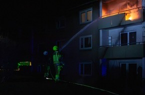 Feuerwehr Iserlohn: FW-MK: Brennender Balkon in der Nacht auf Mittwoch