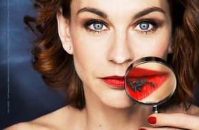 PETA Deutschland e.V.: Schauspielerin Christiane Paul präsentiert sexy rote Lippen -  neues PETA-Motiv für Kosmetika ohne tierische Inhaltsstoffe (FOTO)