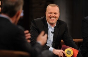 ProSieben: Unsere Jugend: Alles Kiffer oder was? Neuköllns Bürgermeister Heinz Buschkowsky und Rapper Sido diskutieren bei Stefan Raab (BILD)