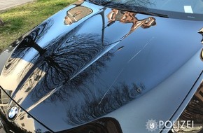 Polizeipräsidium Westpfalz: POL-PPWP: Wer hat das Auto beschädigt?