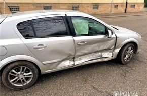Polizeipräsidium Westpfalz: POL-PPWP: Es kracht beim Abbiegen