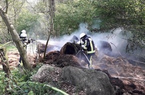 Feuerwehr Bochum: FW-BO: Brennende Strohballen in Bochum Bergen