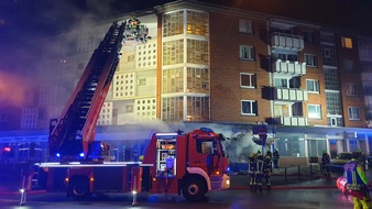 Feuerwehr Oberhausen: FW-OB: Einsatzintensiver Jahreswechsel bei der Feuerwehr Oberhausen