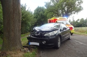 Polizei Bochum: POL-BO: Wittenerin (20) nach Kollision mit Baum in Herne leicht verletzt