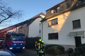Feuerwehr Oberhausen: FW-OB: Zwei Katzen aus verrauchter Wohnung gerettet - Rauchmelder verhindert Schlimmeres