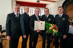 Feuerwehr Paderborn: FW Paderborn: Stellvertretender Leiter der Freiwilligen Feuerwehr Paderborn für weitere Amtszeit ernannt