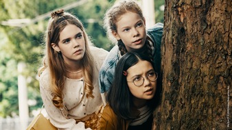 KiKA - Der Kinderkanal ARD/ZDF: Premieren-R&auml;tselspa&szlig;: "Die drei !!!" ab 4. April 2026 bei KiKA / Drei junge Detektivinnen auf geheimnisvoller Spurensuche