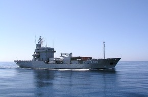 Presse- und Informationszentrum Marine: Tender "Main" bricht ins Mittelmeer auf