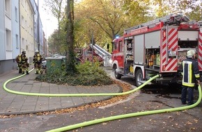 Feuerwehr Essen: FW-E: Kellerbrand in einem Mehrfamilienhaus - Feuerwehr rettet 11 Bewohner, darunter zwei Kinder, über Drehleiter und mittels Brandfluchthauben über den Treppenraum aus dem Gebäude - zwei Personen verletzt.