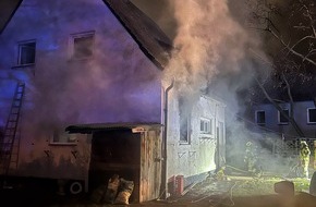 Feuerwehr Neuss: FW-NE: K&uuml;chenbrand in Einfamilienhaus | Mehrere Personen betreut