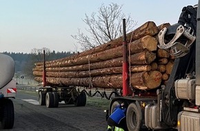 Kreispolizeibehörde Euskirchen: POL-EU: Schwertransport mit Extra-Kilos: Polizei stoppt überladene Holztransporter