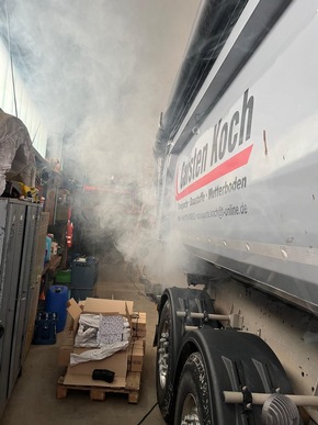 FW Schalksmühle: Löschgruppen Schalksmühle und Dahlerbrück üben für den Ernstfall