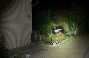 Polizei Bielefeld: POL-BI: Sekundenschlaf endet im Vorgarten