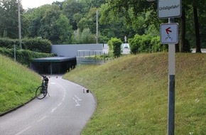 Polizei Minden-Lübbecke: POL-MI: Pedelec-Fahrer stürzt und verletzt sich schwer