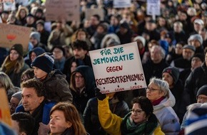 WDR Westdeutscher Rundfunk: ARD-DeutschlandTREND: Große Mehrheit der Deutschen unterstützt Anliegen der Demonstrationen gegen Rechtsextremismus